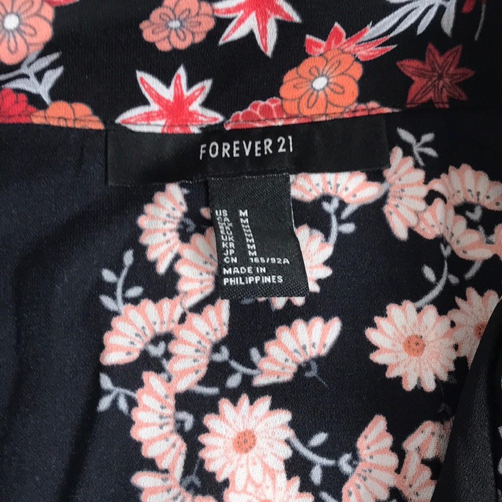 Topcoat 🧵💋 - Picture 2 of 3